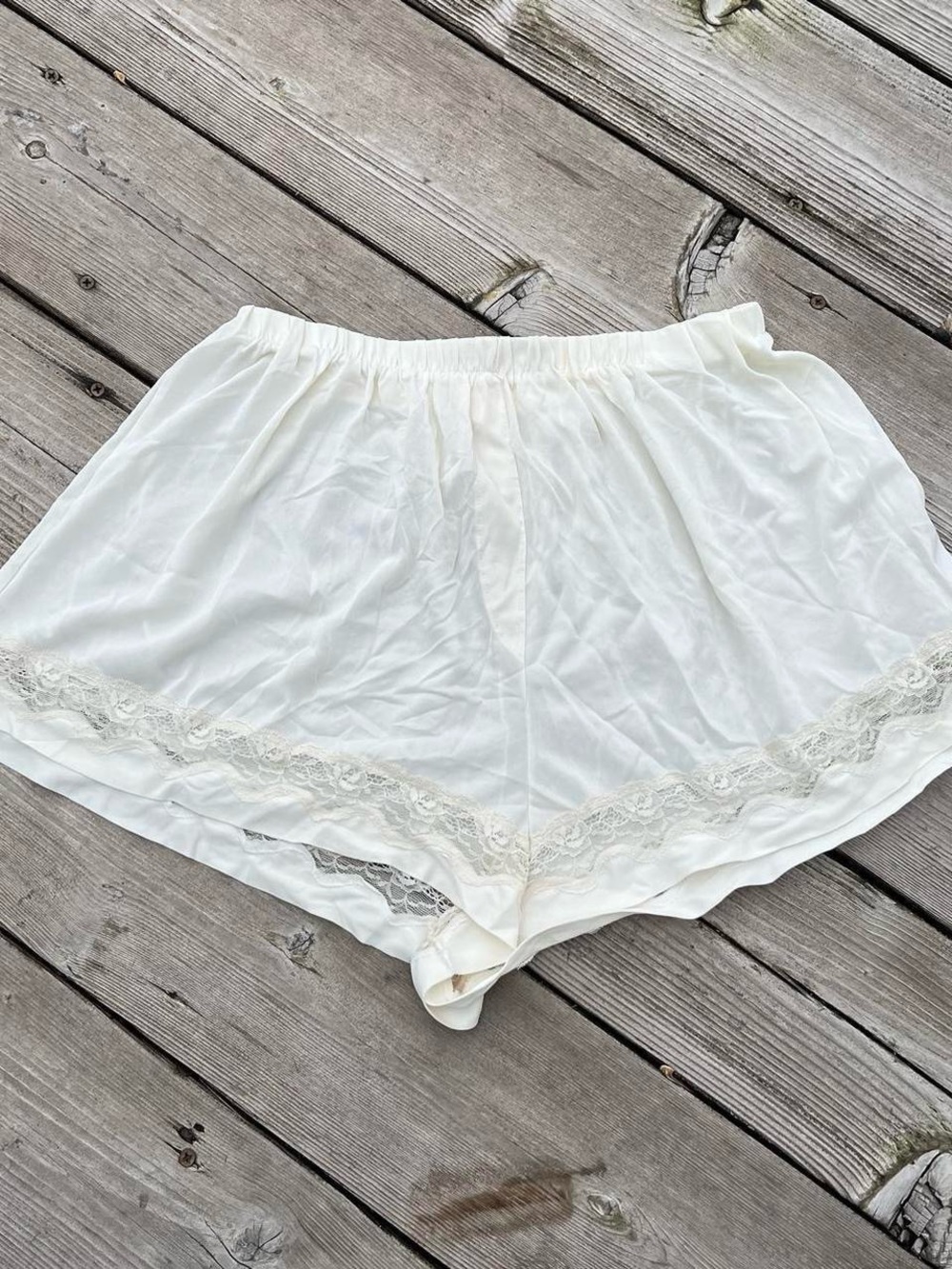Flair vintage ivory lace trim dainty sleep shorts